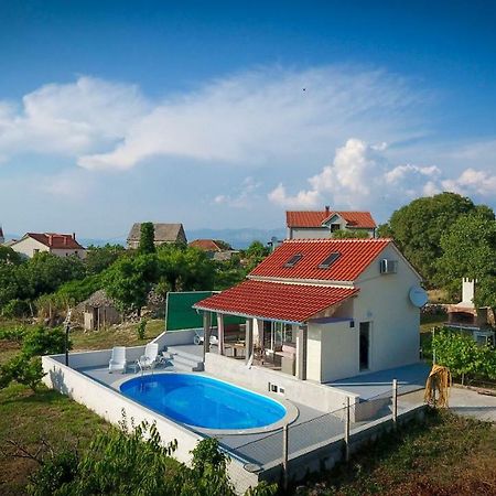 Villa Baras Garden - House With Pool Mirca  Екстер'єр фото
