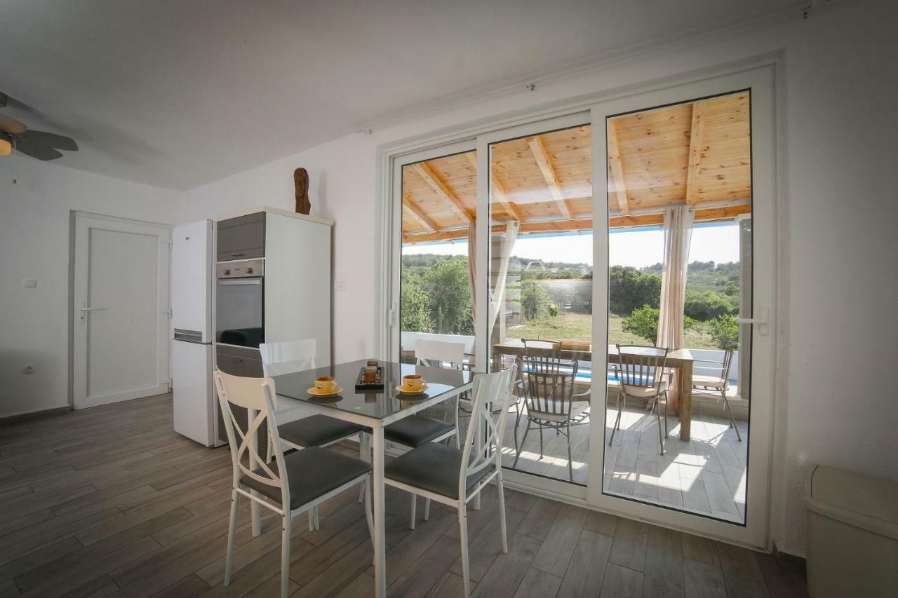Villa Baras Garden - House With Pool Mirca  Екстер'єр фото