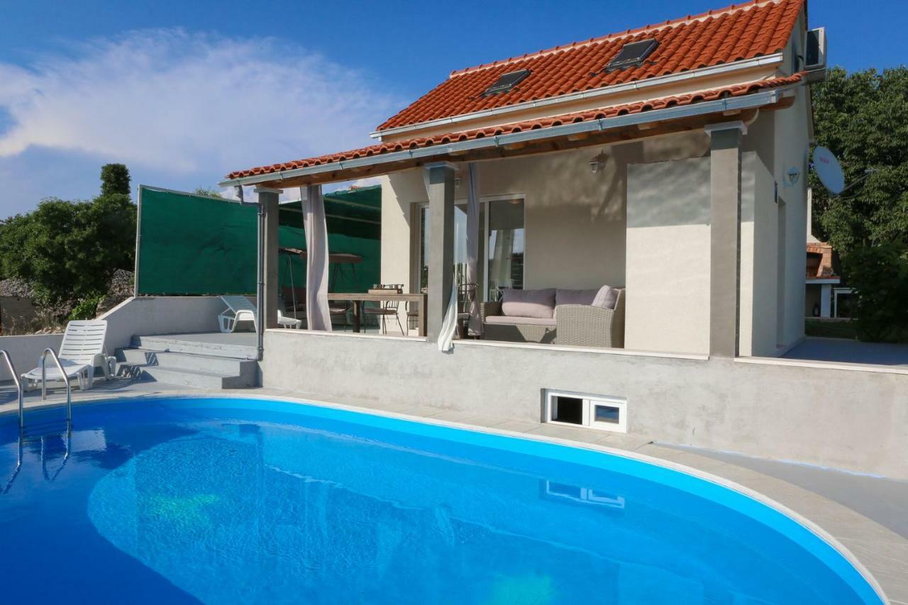 Villa Baras Garden - House With Pool Mirca  Екстер'єр фото