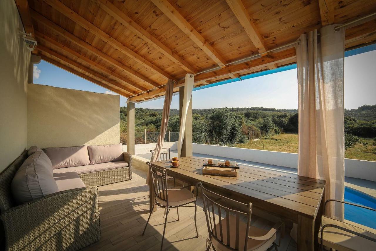 Villa Baras Garden - House With Pool Mirca  Екстер'єр фото